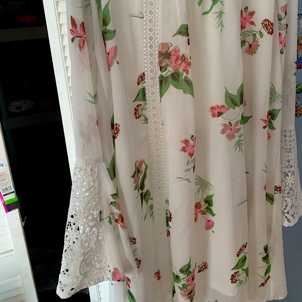 lovely floral dress:)